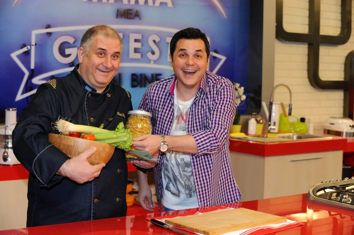 Horia Vîrlan (stânga) şi Cove, gazdele show-ului culinar „Mama mea găteşte mai bine“ FOTO Prima TV