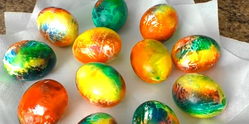 Ouă curcubeu de Paște Foto Daciana Stoica