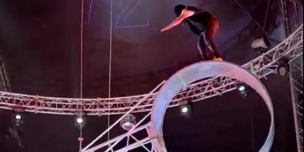 acrobat circul bellucci jpg