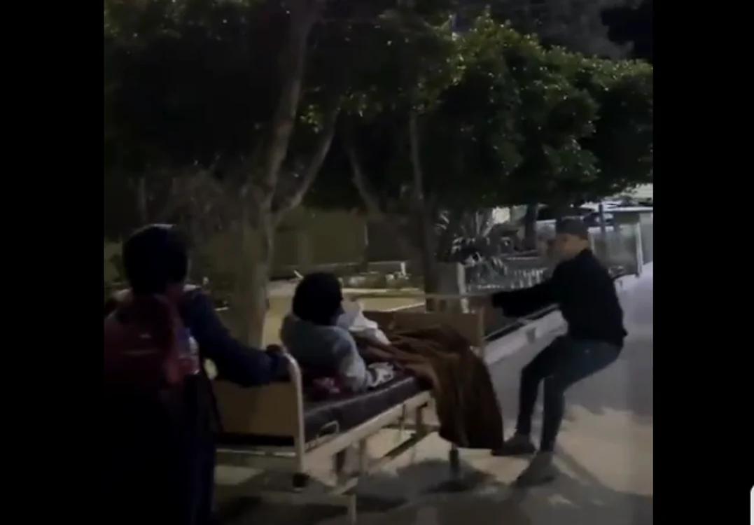 Pacienti evacuați. FOTO captură video X Times of Gaza
