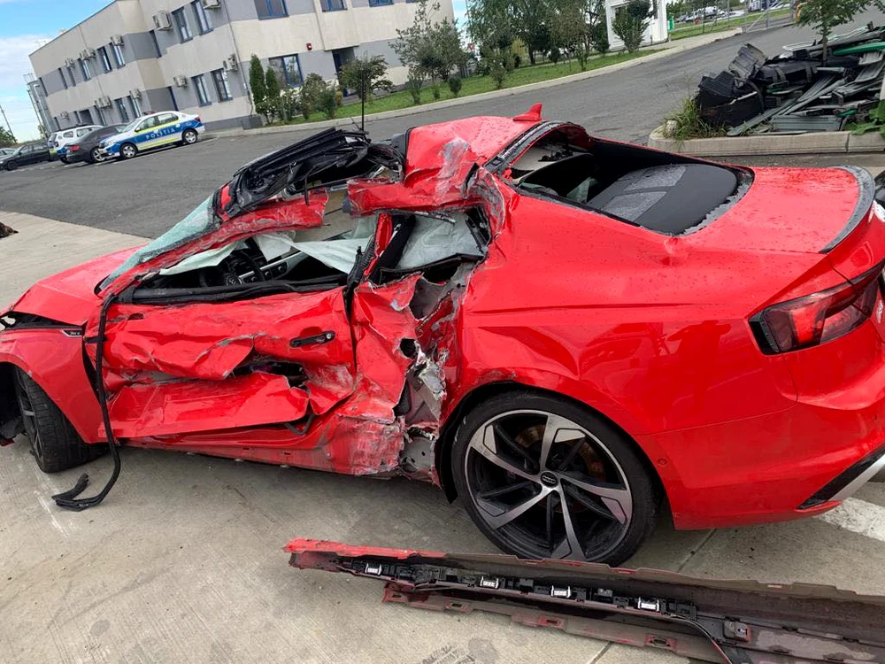 Mașina preotului Dobra FOTO Poliția Română