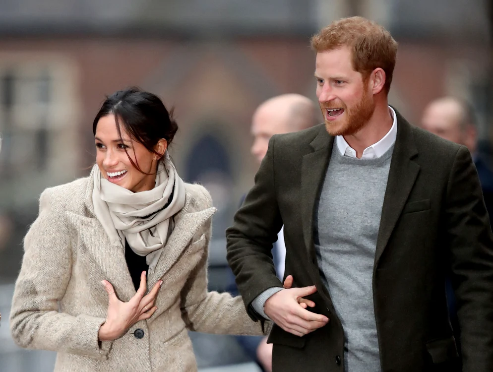 
    Doi actori care seamănă leit cu Harry și Meghan vor interpreta povestea de dragoste a prințului și fostei actrițe într-un filmFoto: Getty  