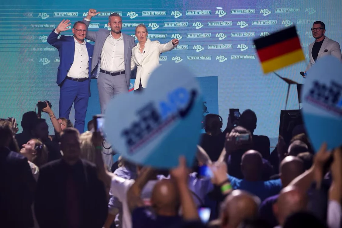Liderii AfD iși salută susținătorii