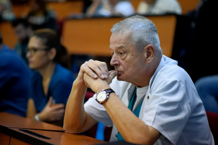 Sorin Oprescu susține că se poate întoarce la Spitalul Universitar, în calitate de şef al Secţiei de Chirurgie Generală IVfoto: Inquam Photos