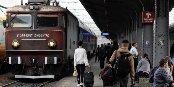 Trenurile din Gara de Nord ai avut mari întârzieri FOTO Inquam Photos Octav Ganea jpg