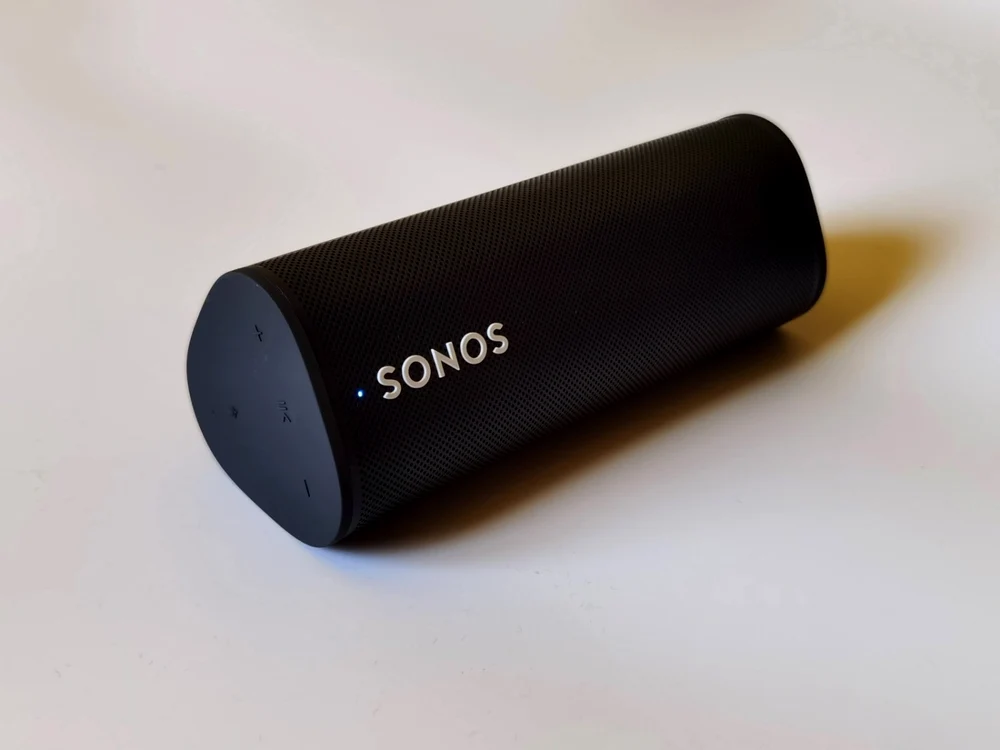 Boxă inteligentă Sonos Roam. FOTO Adrian Pogîngeanu