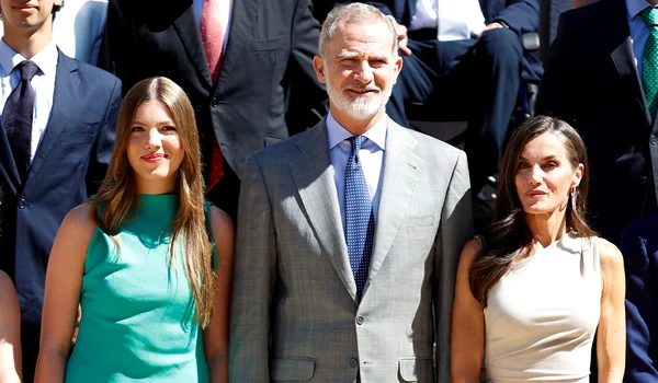 Infanta Sofia alături de Letizia și Felipe profimedia 1022127427 jpg
