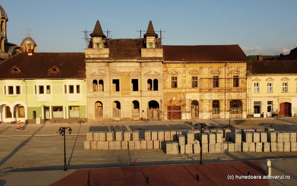 Centrul istoric din Hunedoara si zona Castelului Corvinilor  Foto Daniel Guță  ADEVĂRUL (89) JPG