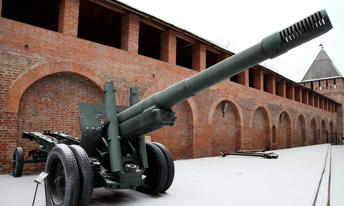 Tun ML-20, expus în Muzeul Militar din Smolensk (© Wikimedia Commons)