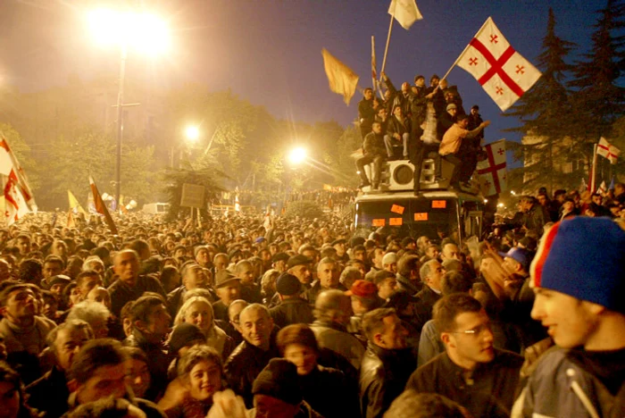 Revoluţia Trandafirilor din Georgia,  2003