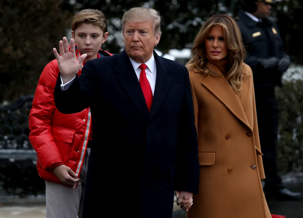 
    Barron Trump are doar 12 ani şi măsoară aproximativ 1,90 de metri, exact cât tatăl luiFoto: Guliver / Gettyimages  