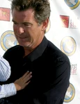 Pierce Brosnan a adoptat copiii soției după ce ea a murit 5 sursa Shutterstock jpg