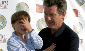 Pierce Brosnan a adoptat copiii soției după ce ea a murit  5 sursa   Shutterstock jpg