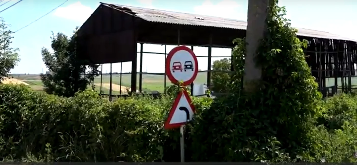 Fânarul Academiei de Ştiinţe Agricole care a stat în calea grădiniţei de la Moara FOTO: Oana Şlemco