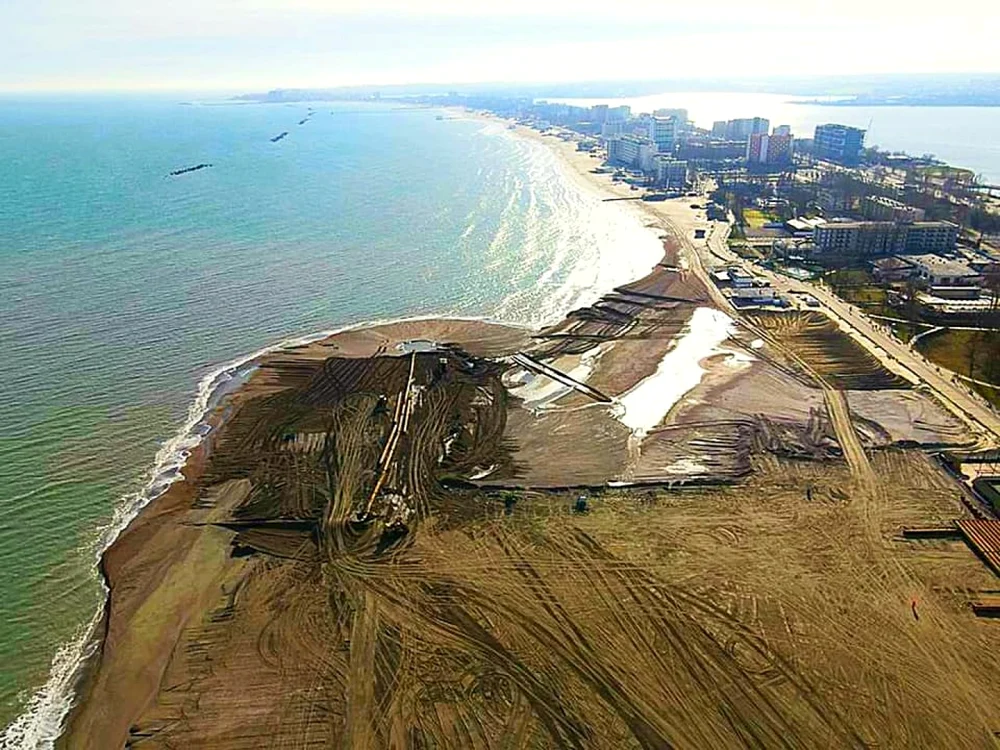 Extinderea plajelor din Mamaia foto Bogdan Bola