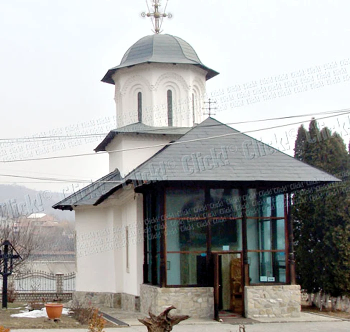 Schitul Ostrov  din Călimăneşti