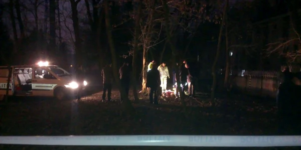 Tanara strangulata la Iasi - parcul Copou - suspiciune crima FOTO Ionut Benea