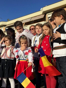 Vera Ilinca fiica lui Robert Turcescu si Oana Nutu (3) jpeg