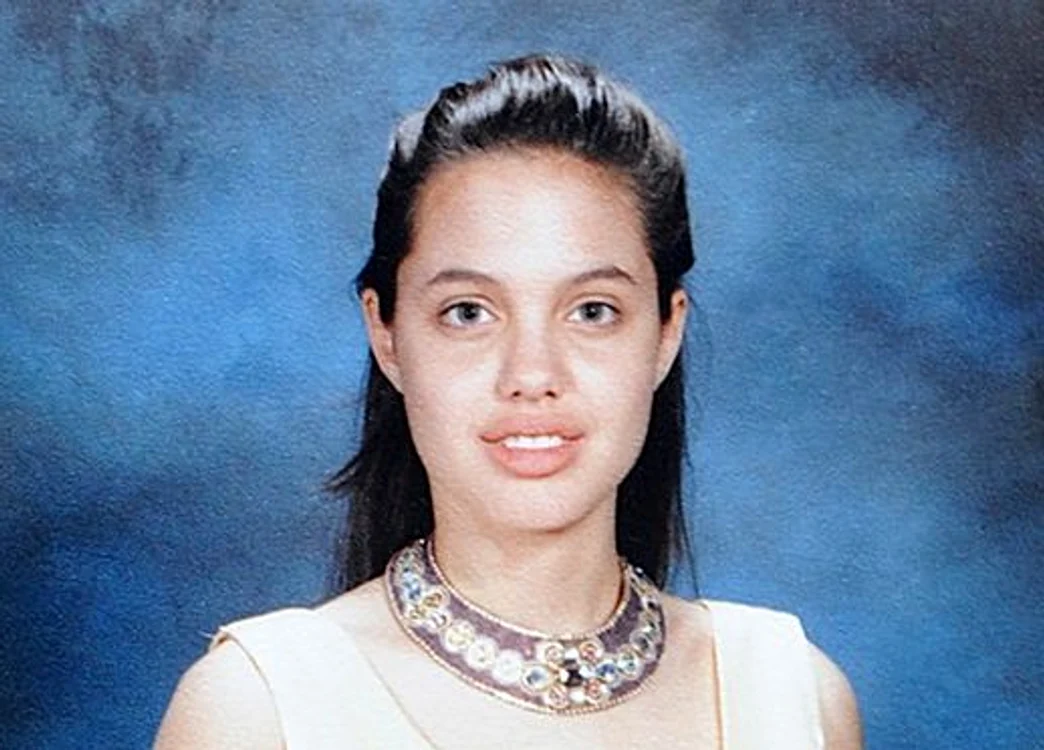 Aşa arăta Angelina Jolie în adolescenţăFoto Arhivă Personală