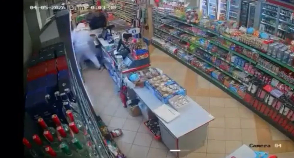 Agresiune extremă într-un magazin din Iași: o angajată a fost bătută cu brutalitate. Agresorul a fost arestat