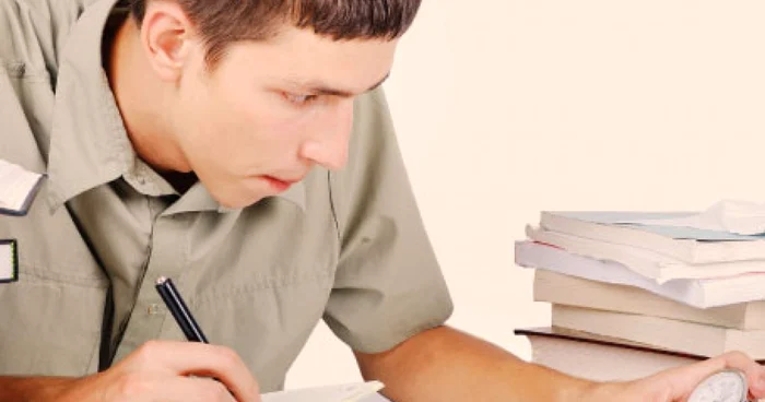 Un examen stresant face ca timpul să treacă mai repede