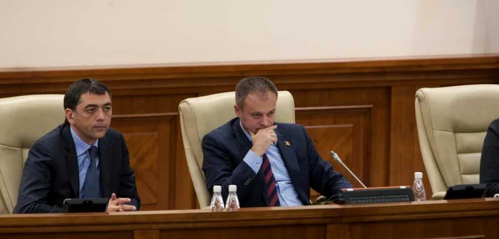 Membrii partidelor pro-europene regretă absenţa liberal-democraţilor de la discuţii. FOTO Alexandru Tarlev