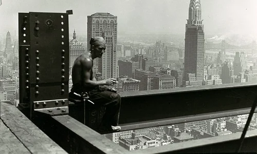 640px Empire State Building MET DP106404 jpg
