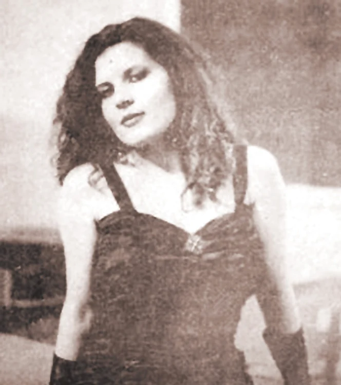 În 1991, Udrea a participat la un concurs de Miss, în Buzău