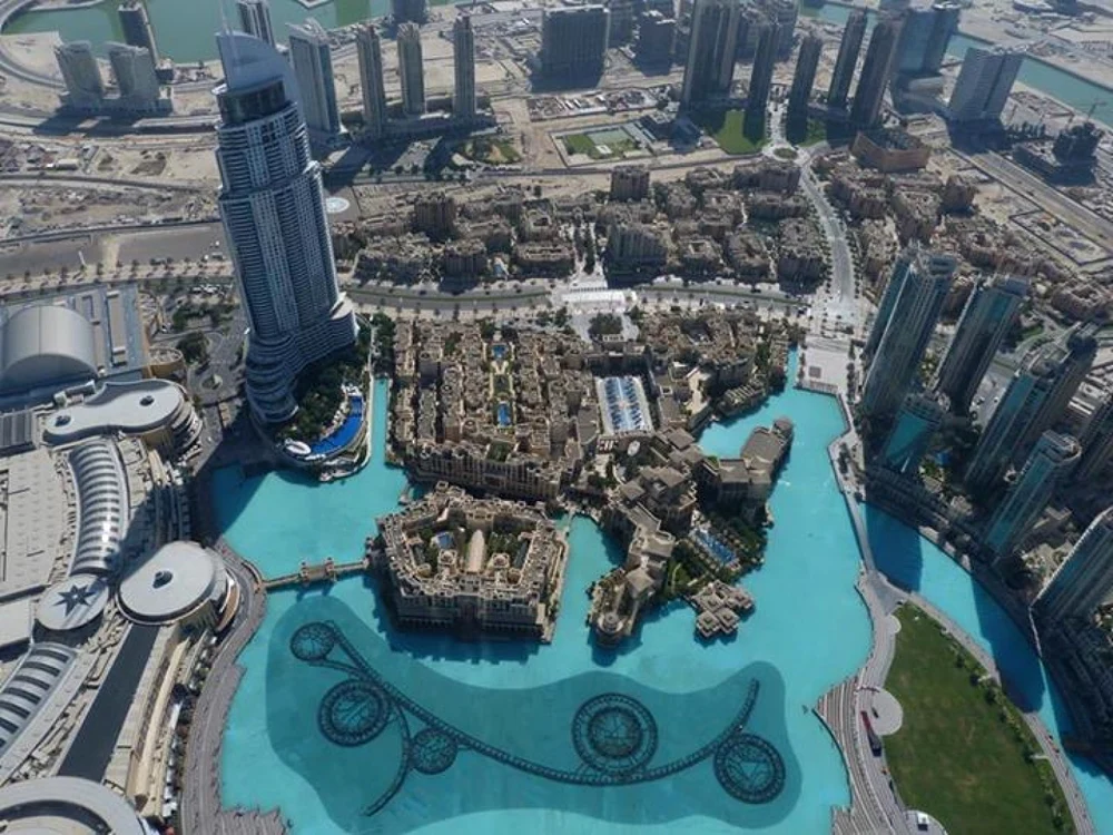„Dacă mergeţi în Dubai, pentru nimic în lume să nu rataţi să vă urcaţi în Burj Khalifa pentru o panoramă impresionantă” FOTO: Facebook Imperator Travel
