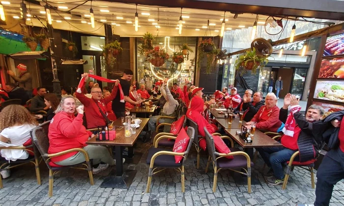 Fanii Austriei au luat cu asalt Centrul Vechi (FOTO: Adrian Popescu)