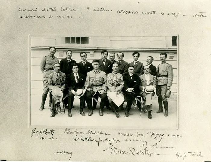 1917-1918. Colegiul de redactie al ziarului „Romania” de la Iasi (Arhivele Nationale)