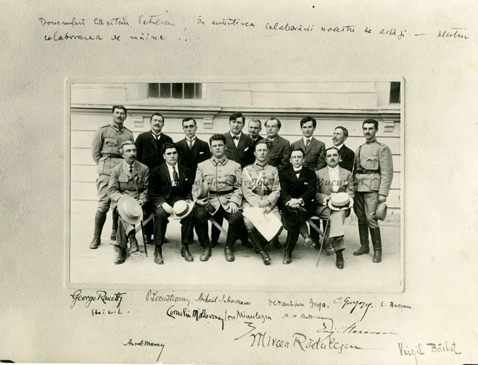 1917-1918. Colegiul de redactie al ziarului „Romania” de la Iasi (Arhivele Nationale)