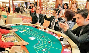 Harry Kakavas  încearcă în zadar  să recupereze în  instanţă o parte din  banii pierduţi jpeg