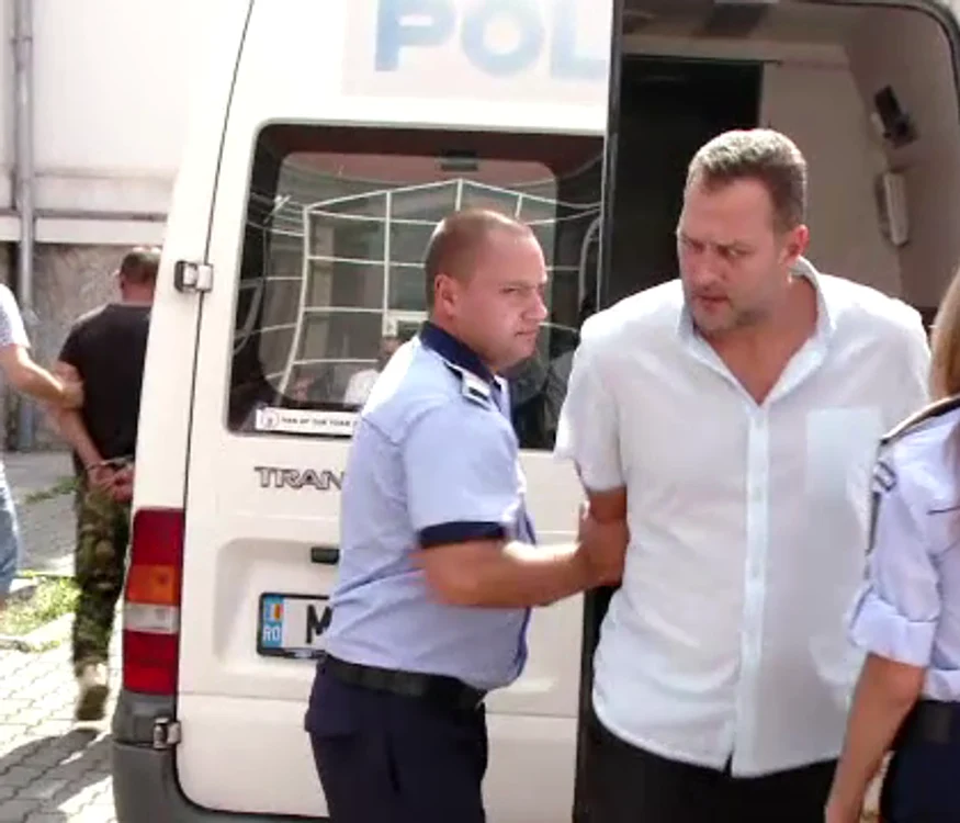 
    Ortopedul Marius Nica, la momentul arestării (captură:pro tv)  