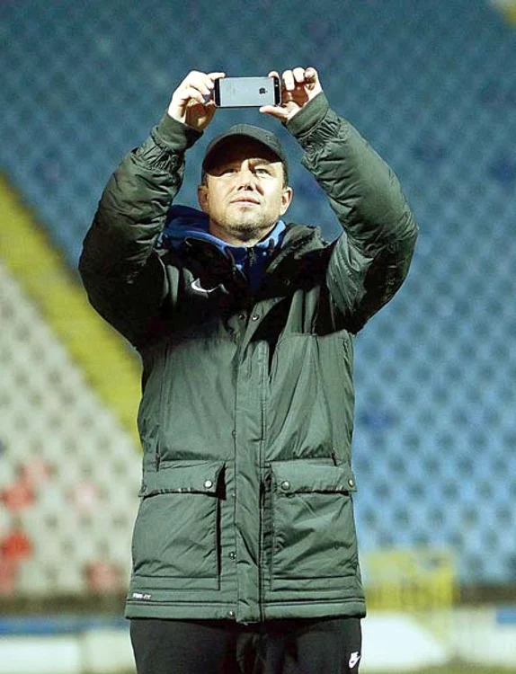 Laurenţiu Rechecampf, bucuros după ce a câştigat un nou titlu cu Steaua (Foto: Răzvan Păsărică)