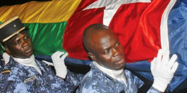 Sicriele victimelor au ajuns în Togo 