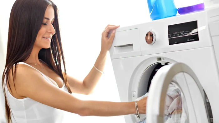 Ce se întâmplă cu hainele tale dacă folosești ciclul de spălare rapidă prea des.
