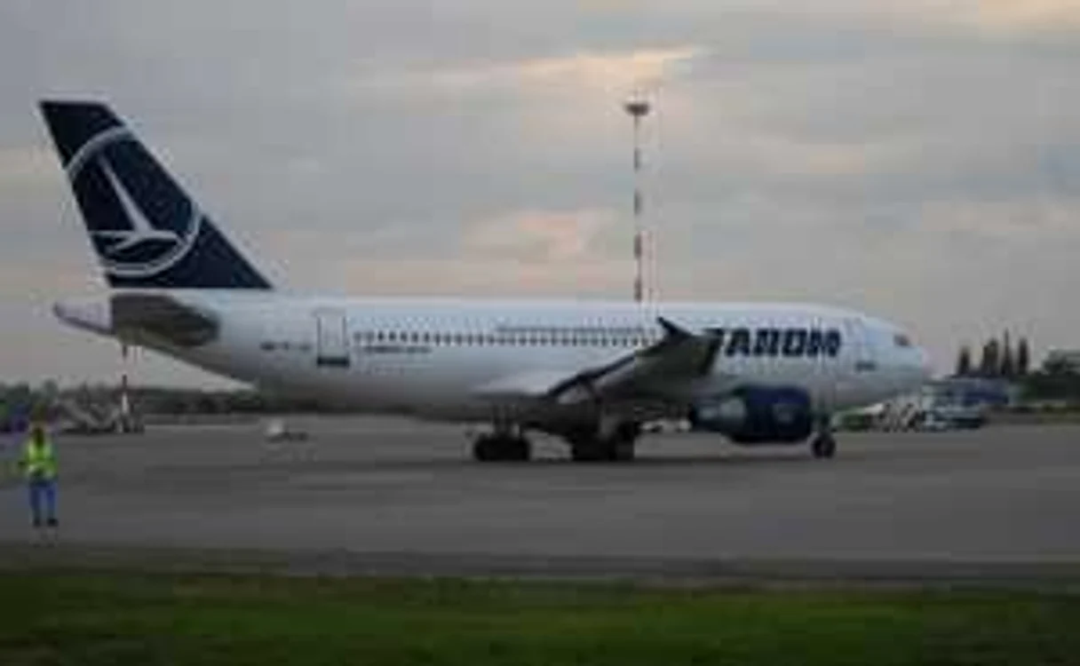Demnitarii zboară acum cu aeronavele de linie ale Tarom