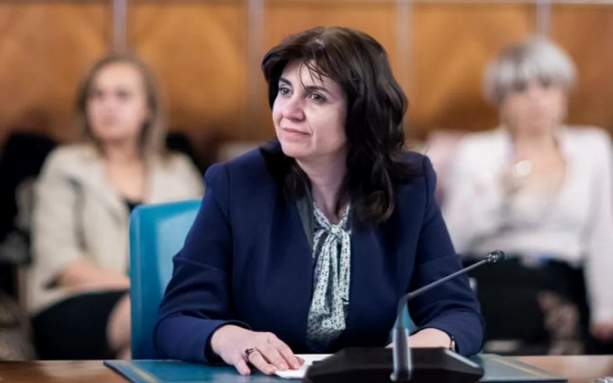 Monica Anisie, ministrul Educației, a declarat că revenirea elevilor la școală se va face respectând anumite măsuri de prevenire a răspândirii coronavirusului