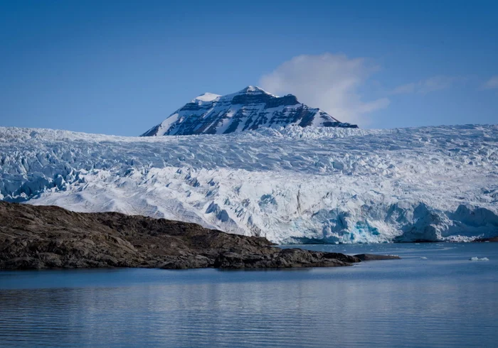Nordenskiöldbreen, un ghețar din centrul Svalbard. Sursa foto: Ben Martynoga