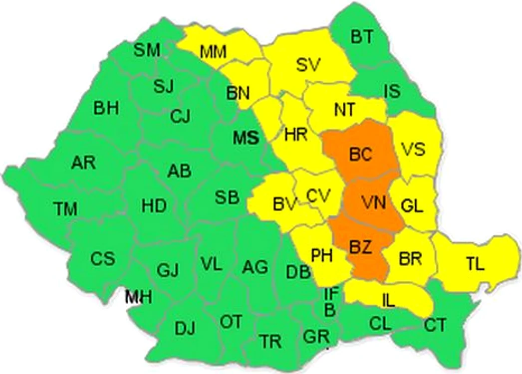 Codul portocaliu de ploi a fost prelungit pentru trei judeţe