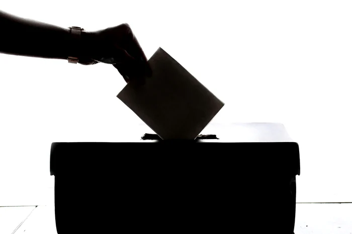 Călin Georgescu este candidatul plasat pe primul loc în sondaje FOTO Unsplash 