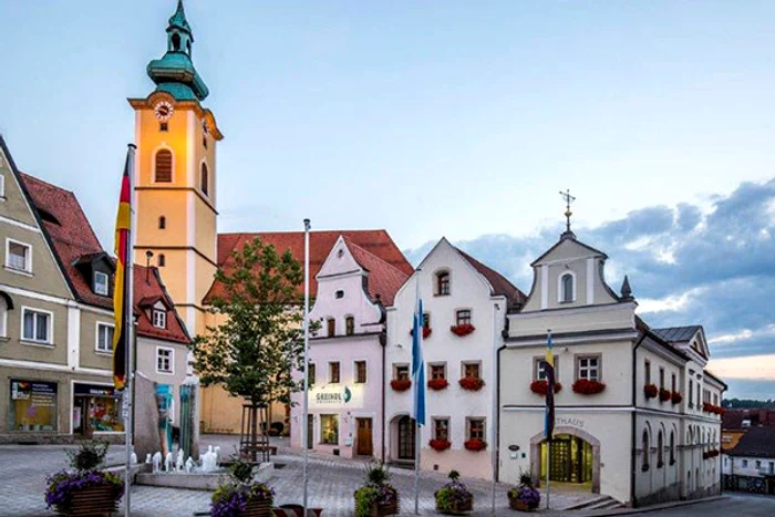 Neustadt bei Waldkirchen a adoptat o tradiție cu adevărat inedită.