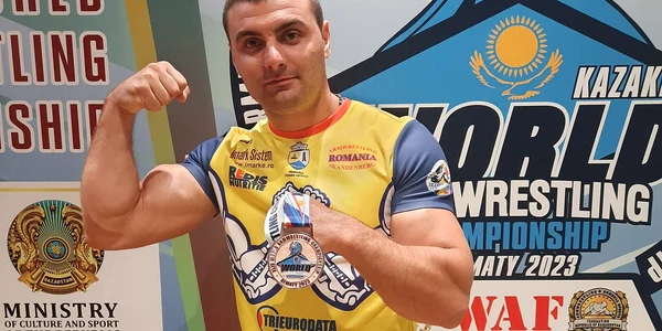 Viorel Dobrin campion mondial skandenberg 01 foto arhiva personala jpg