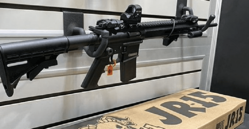 Senatorii americani solicită o anchetă privind pușca semiautomată JR-15, despre care spun că ar fi destinată copiilor