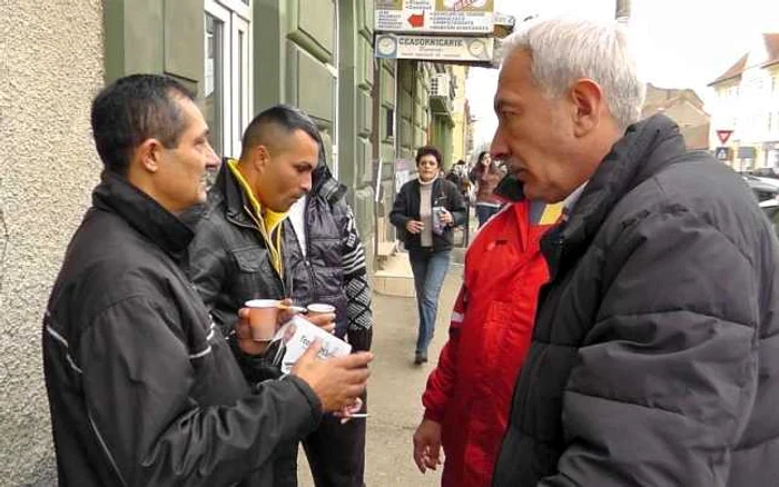 Teodor Mărieş (stânga). FOTO: Facebook