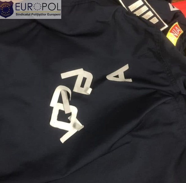 Sindicatul Europol reclamă calitatea noilor uniforme de 7.500 lei: „Nu îndeplineşte nici măcar standardele hainelor contrafăcute care sunt vândute prin diferite bazaruri”