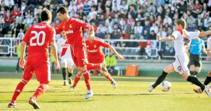 Ronaldo a marcat cu spatele la poartă