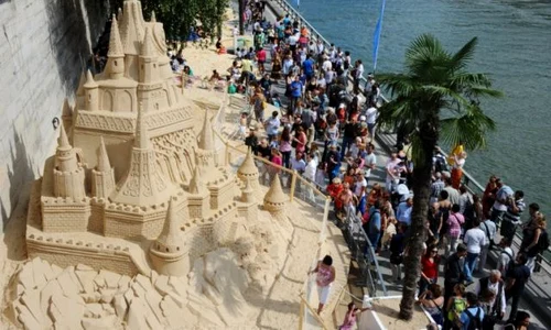 Plaje ca pe Coasta de Azur (foto: AFP) jpeg