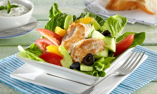 Salata cu piept de pui jpeg